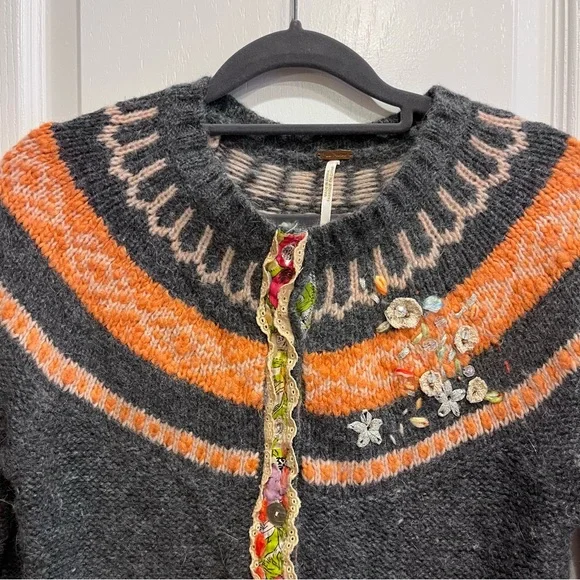FREE PEOPLE Gray Orange Fair Isle Nordic Wool Blend
Sweater Size Large - Picture 2 of 13